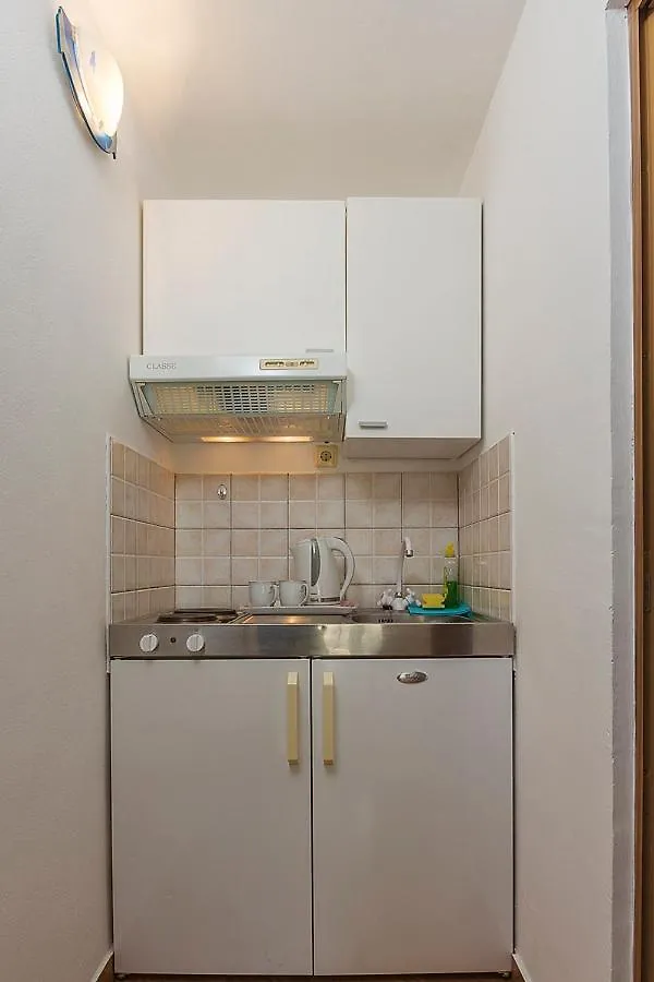 Apartman, Studio And Room Kata Пула Апартаменты