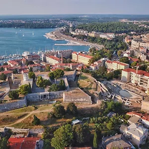 Apartment Candler's Old Town, Pula