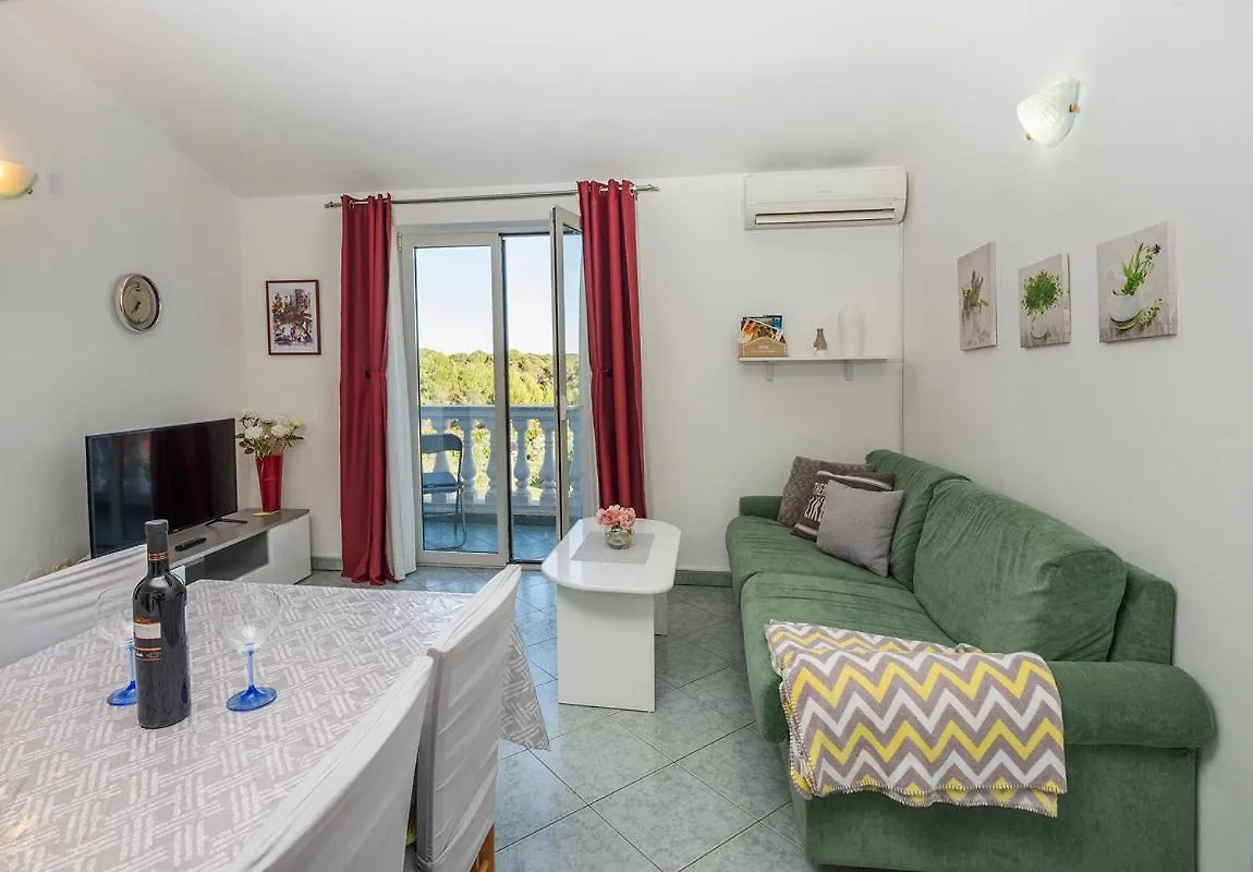 Apartment Apartman, Studio And Room Kata Pula Croatia