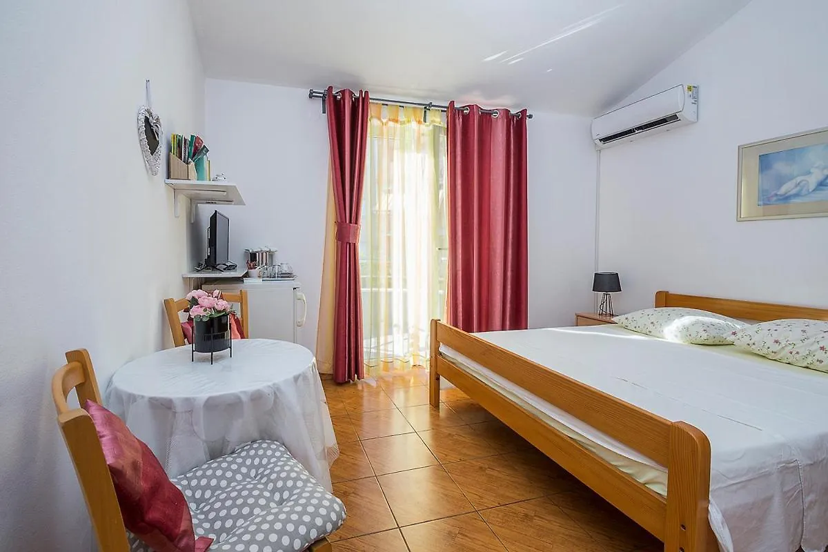 Apartman, Studio And Room Kata Pula Croatia