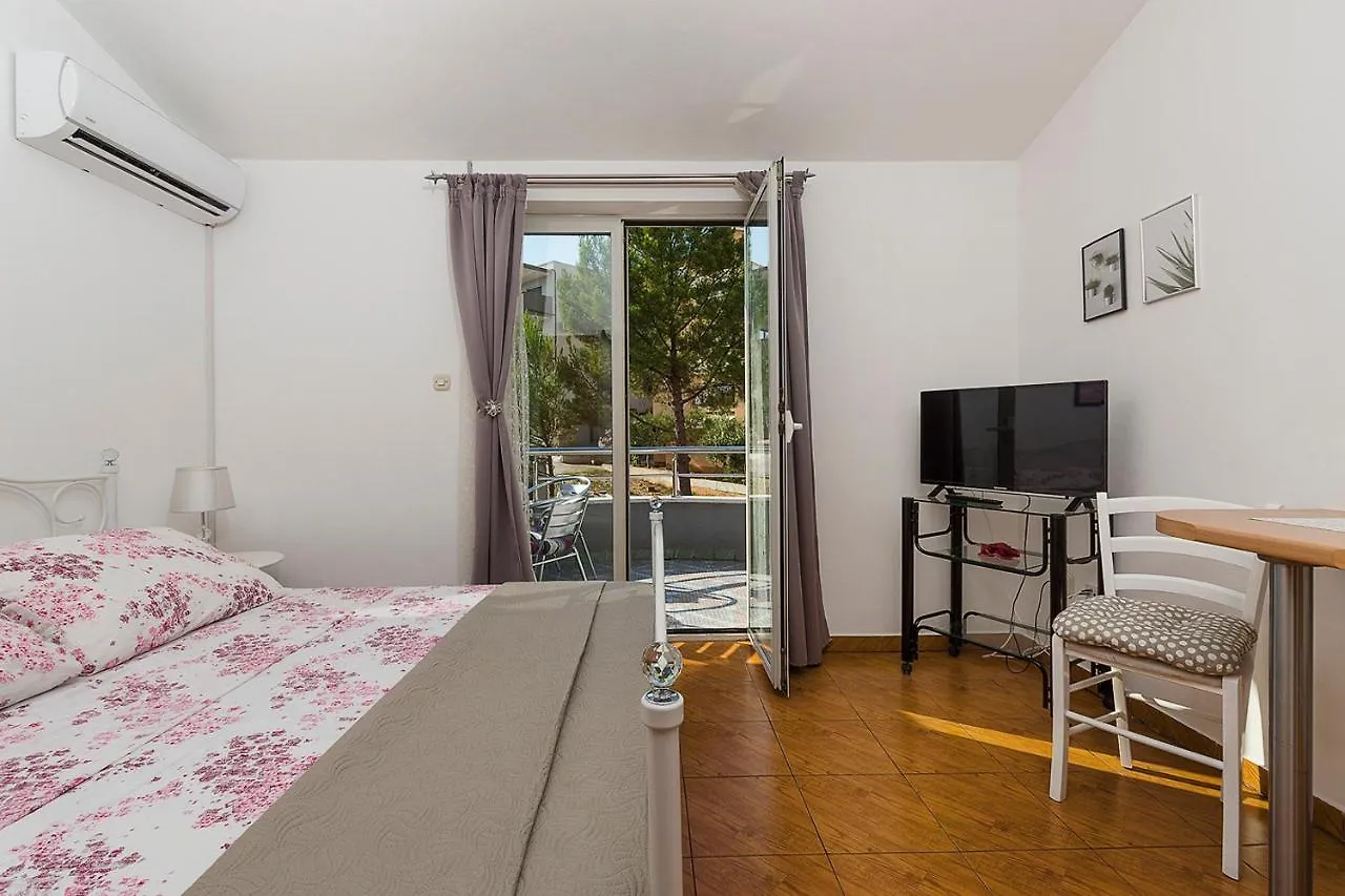 Διαμέρισμα Apartman, Studio And Room Kata Πούλα