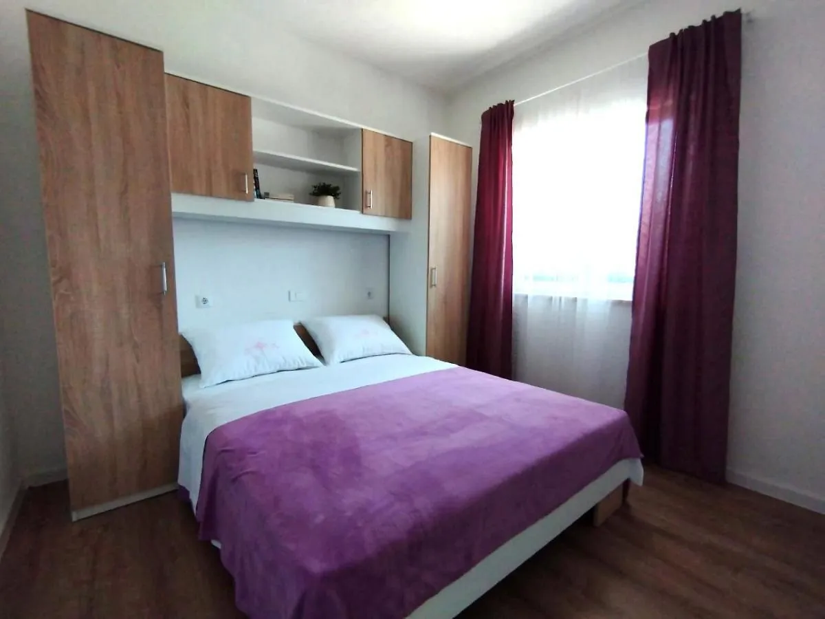 Lejlighed Apartman, Studio And Room Kata Pula