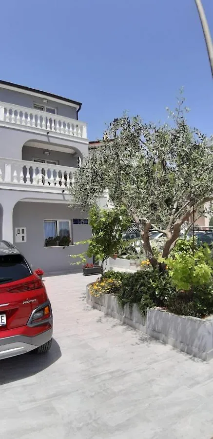 Apartman, Studio And Room Kata Πούλα